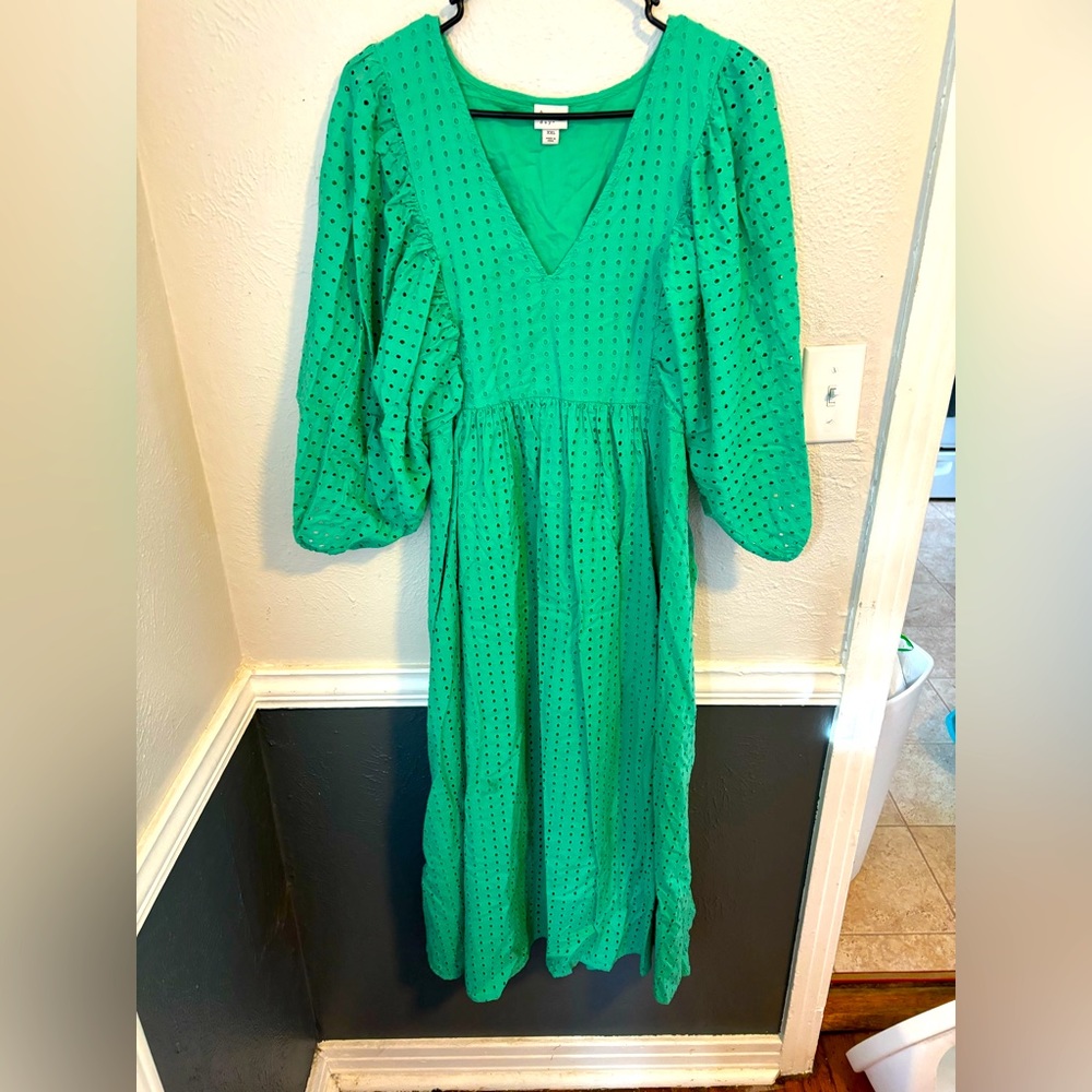 A Cute Green Dress! 🔥